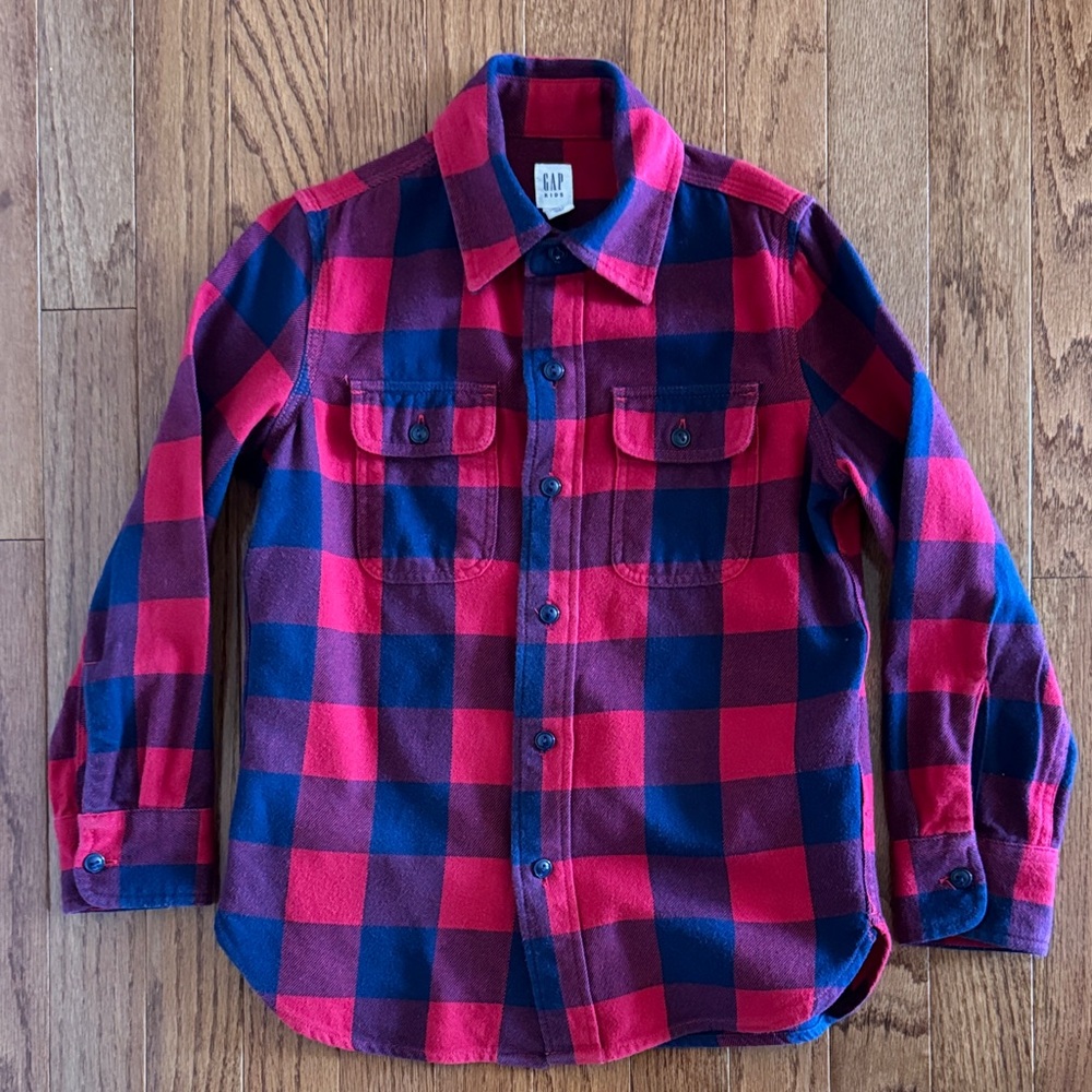 🎉GAP🎉- Plaid Button-Down Shirt(Size 6/7)
